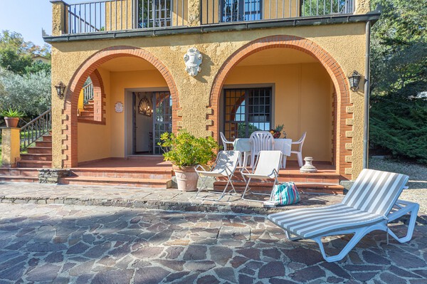Toskana-Ferienwohnung mit Pool Florenz Siena